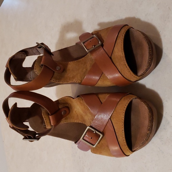 Dansko Dominique T-Straps Open Toe Clogs Size 6.5/7 - Picture 2 of 8